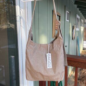 NWT BAGGU Large Nylon Sling Bag in Dove